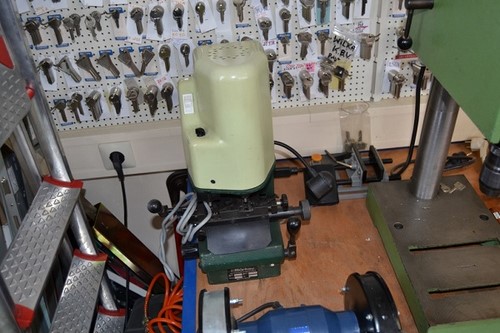 bohrmulden schlüsselmaschine
